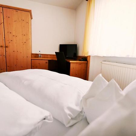 Gruener Baum Garni Hotel Krumbach Exterior foto