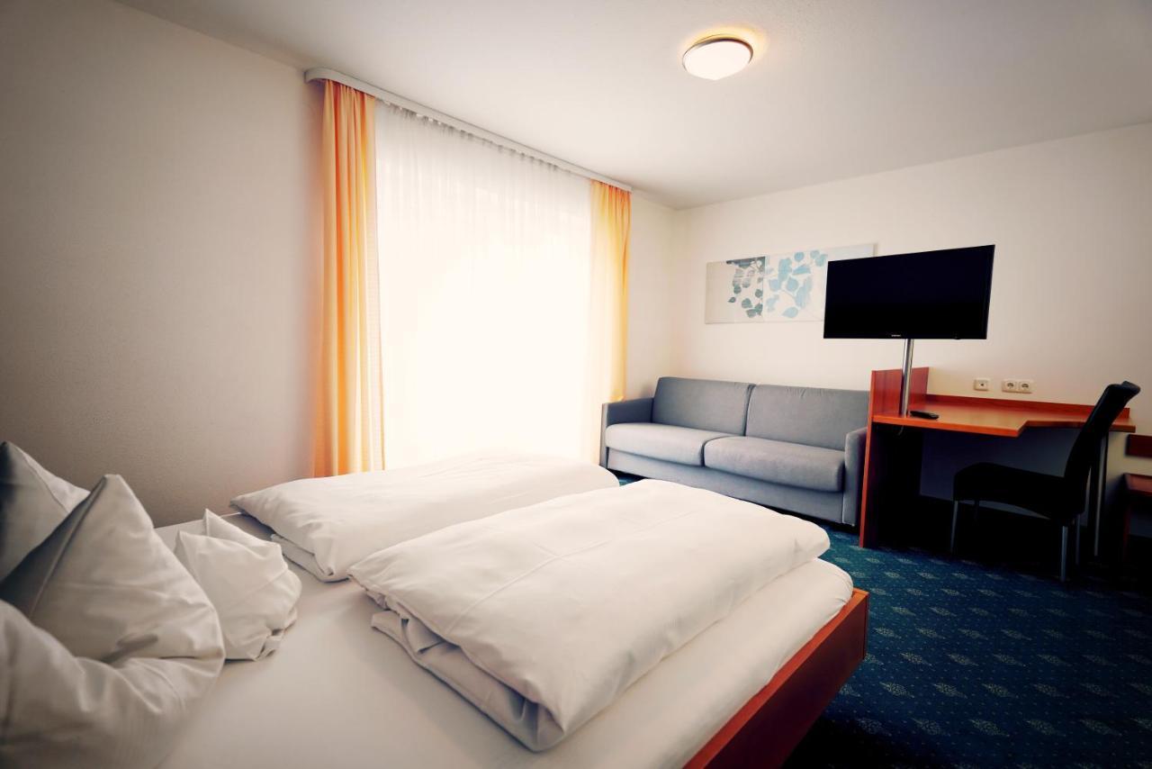 Gruener Baum Garni Hotel Krumbach Exterior foto