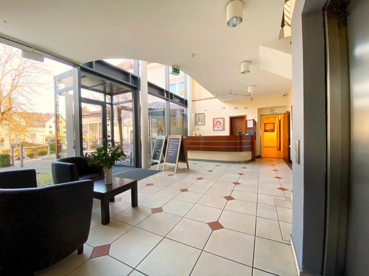 Gruener Baum Garni Hotel Krumbach Exterior foto